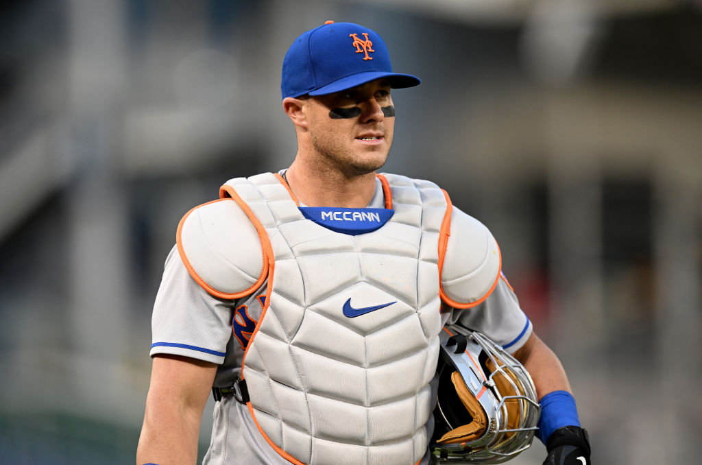 Orioles acquire catcher James McCann from the New York Mets