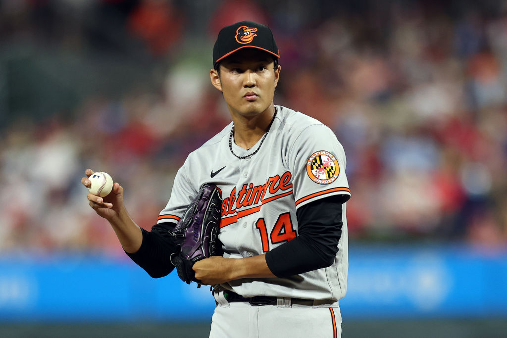 A's trade right-hander Shintaro Fujinami to Orioles for minor