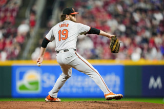 irvin pitching gray