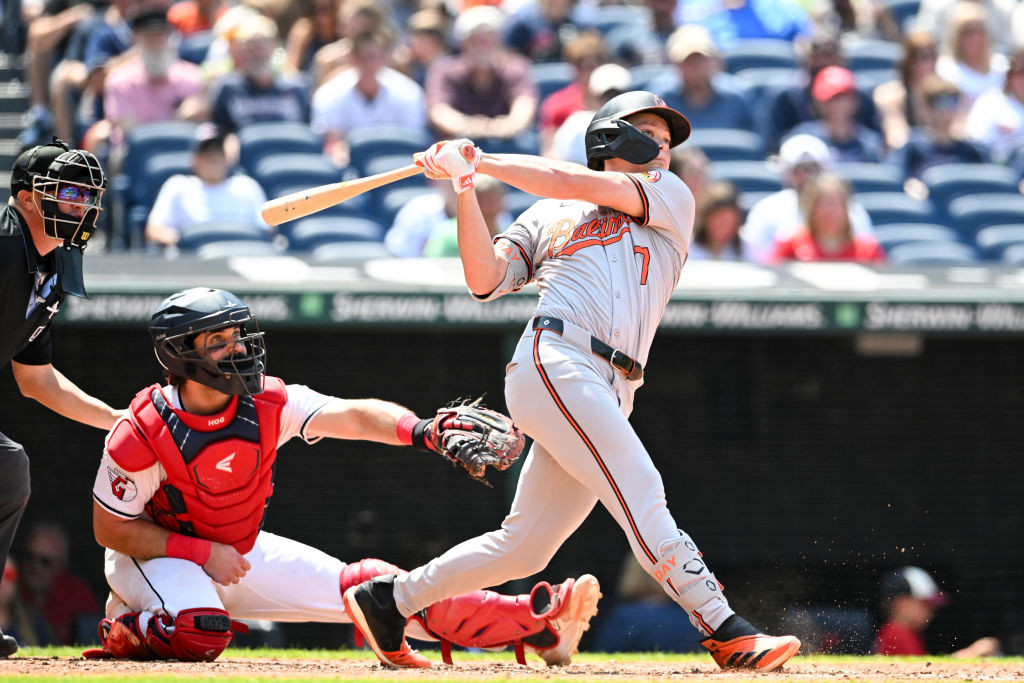 Offense picks up Burnes and Orioles gain split of four-game series (updated)