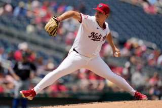 parker pitching white