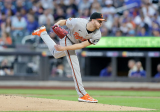 rogers pitching gray