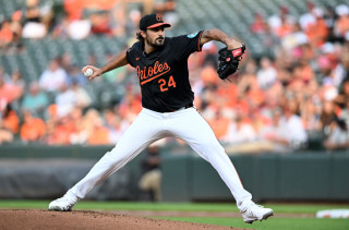 eflin pitching black