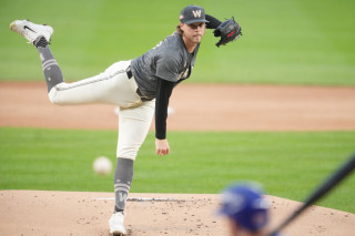 irvin pitching gray