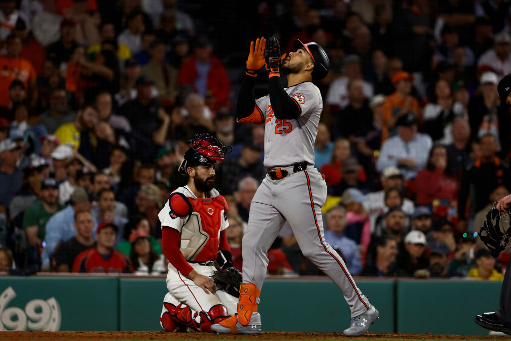 Anthony Santander celebrates home run