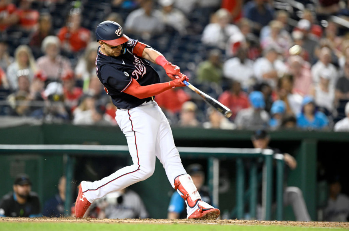 Abrams homers as Nats beat Mets 10-3, split 4-game series