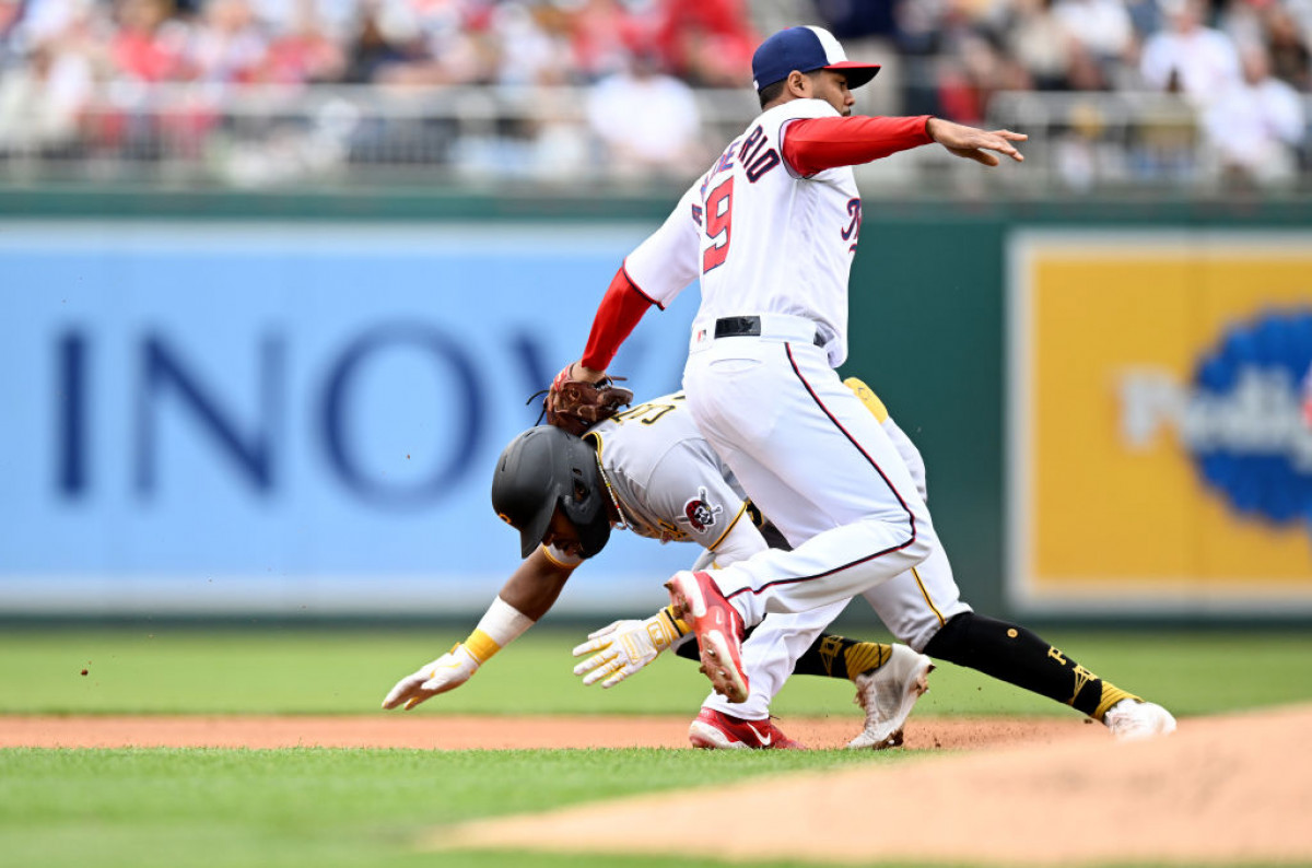 Connor Joe leaves game after being hit in left hand by pitch as Pirates  lose to Braves