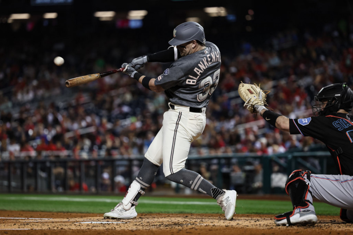 White Sox allow six run rally in extra innings loss