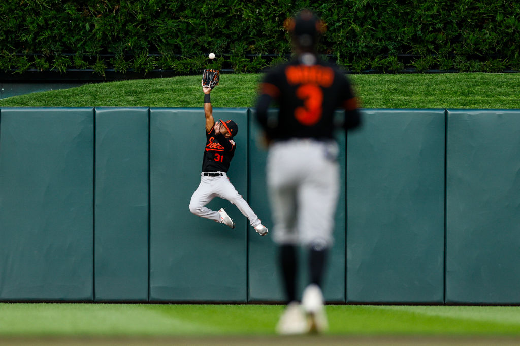 O's win at Target Field marked by the latest great catch by Mullins - Blog