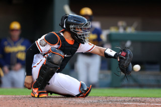 Robinson Chirinos catch white