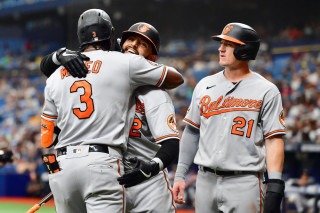 orioles hug gray