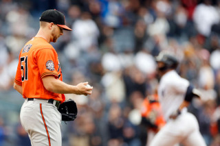 voth surrenders hr @NYY orange