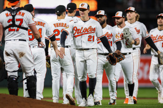 Orioles handshakes whites