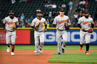 orioles running gray