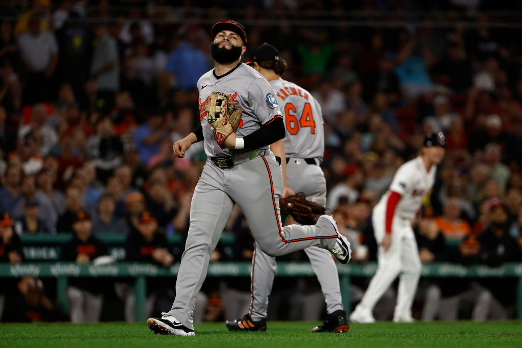 O'Neill's walk-off home run against Akin in the 10th inning gives the Orioles a 5-3 loss (updated)